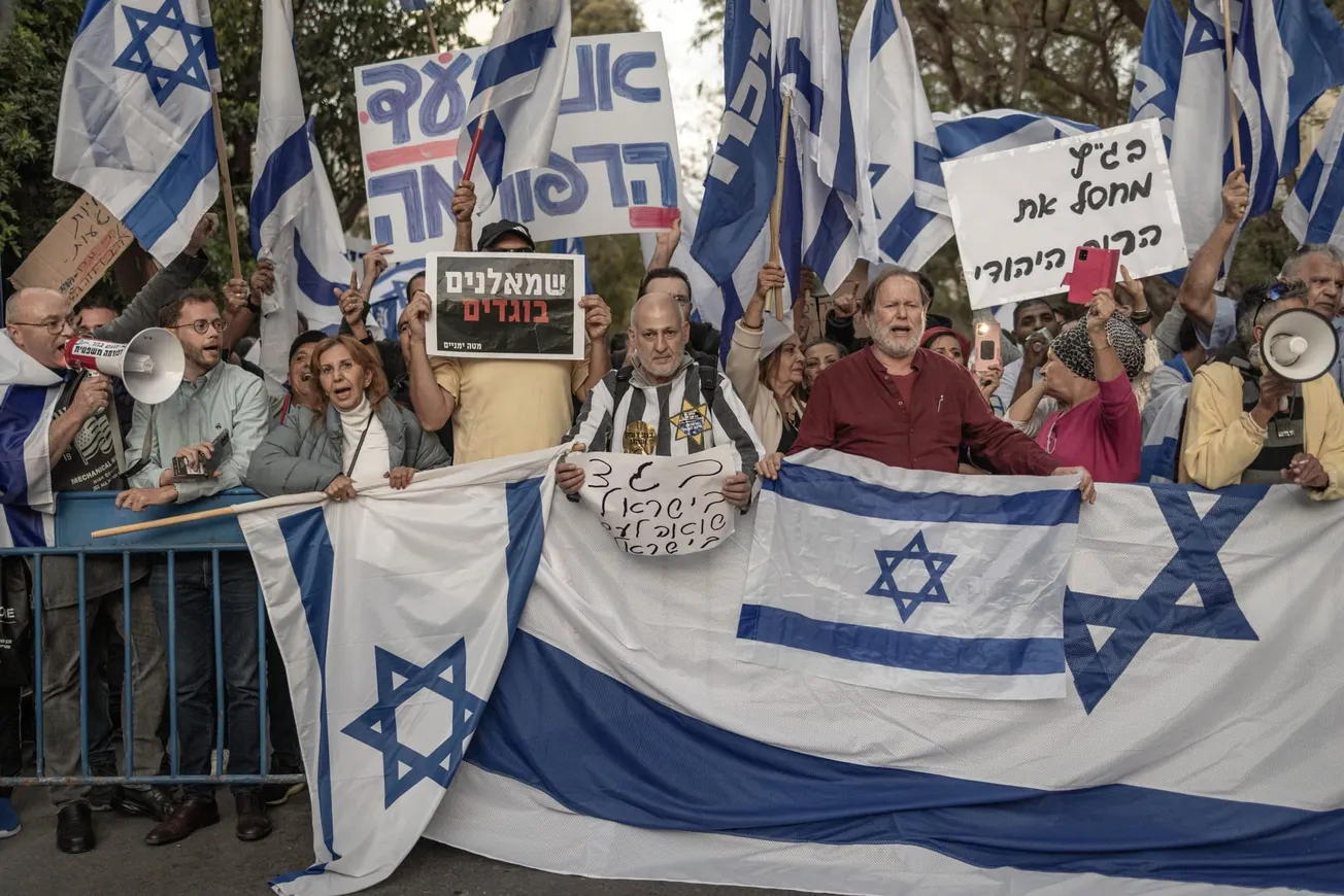 Biden defiende la democracia de manera desigual