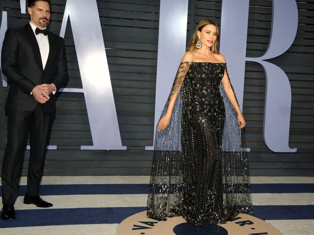 Sofía Vergara y su marido, Joe Manganiello, llegan a la fiesta de los Oscar de Vanity Fair en Beverly Hills, California, el d