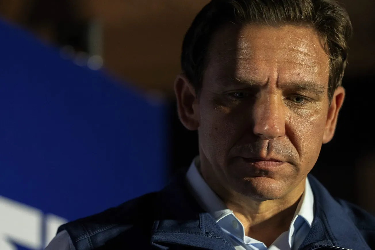 DeSantis se tambalea y ataca a Tim Scott