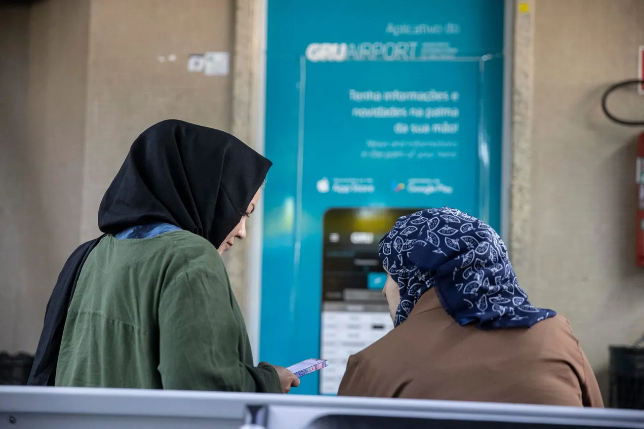 Talibanes imponen el cierre de los salones de belleza femeninos en Afganistán