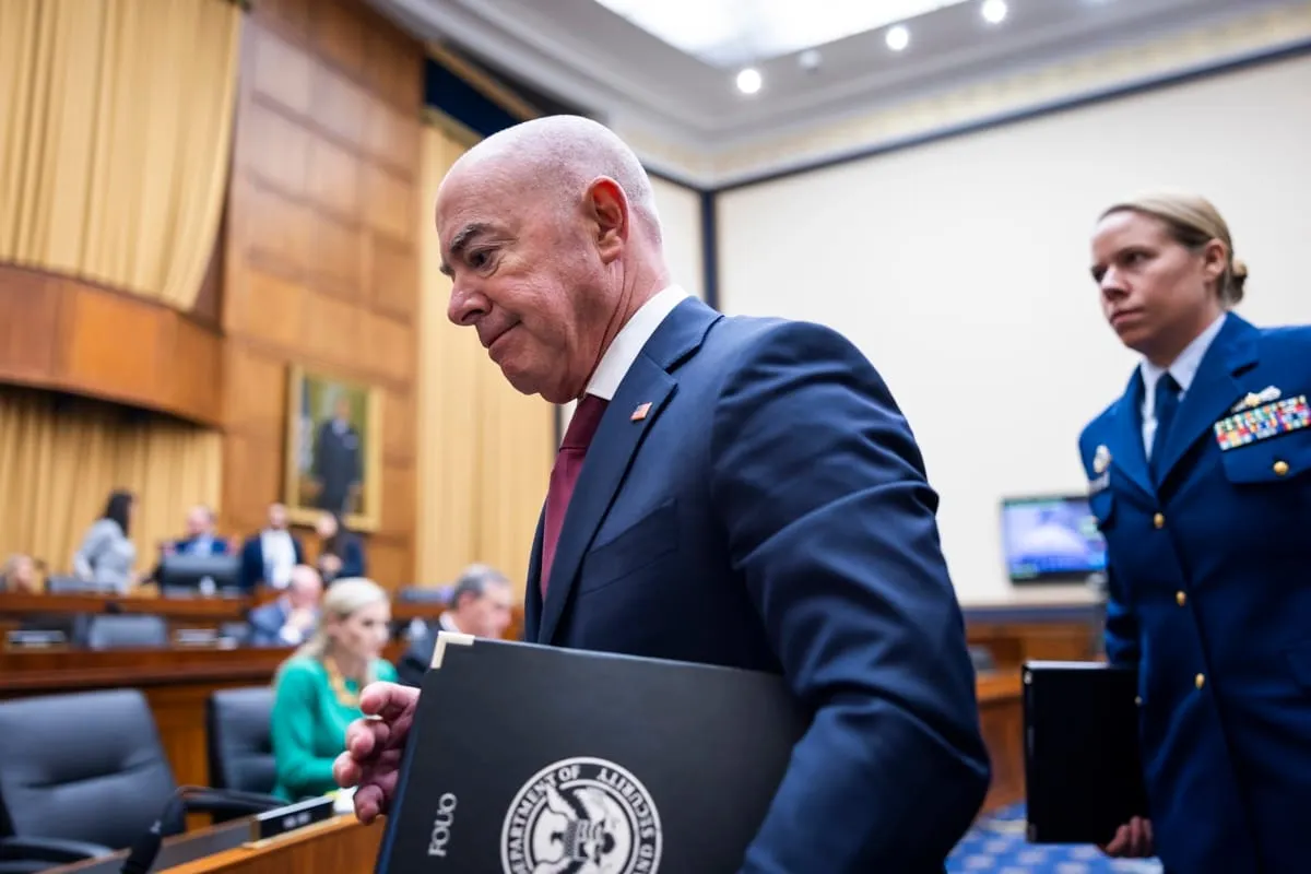 Congresistas republicanos de Texas amenazan con cortar financiamiento al DHS