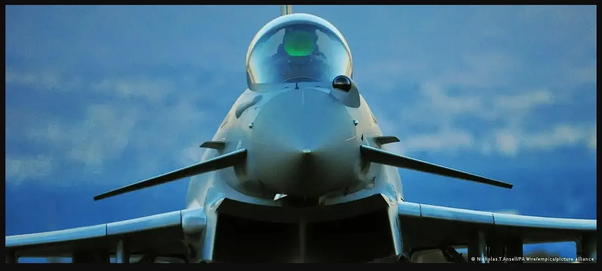 Bombarderos rusos caza británico