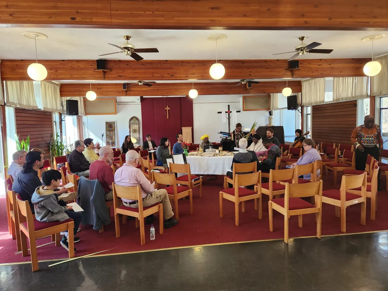 Iglesia ayuda inmigrantes