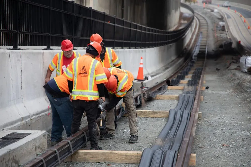 Trabajos de la línea morada avanzan