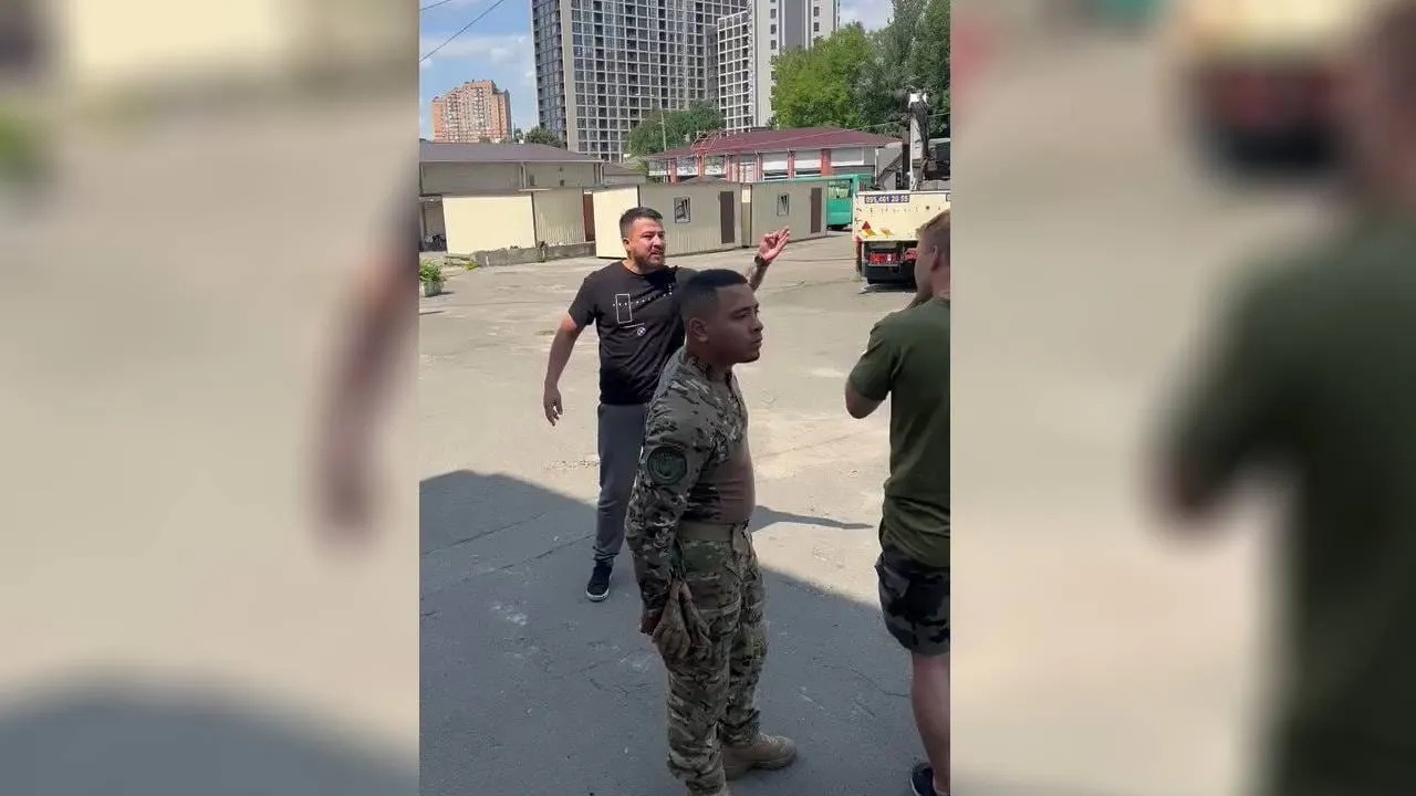 Soldados colombianos Ucrania