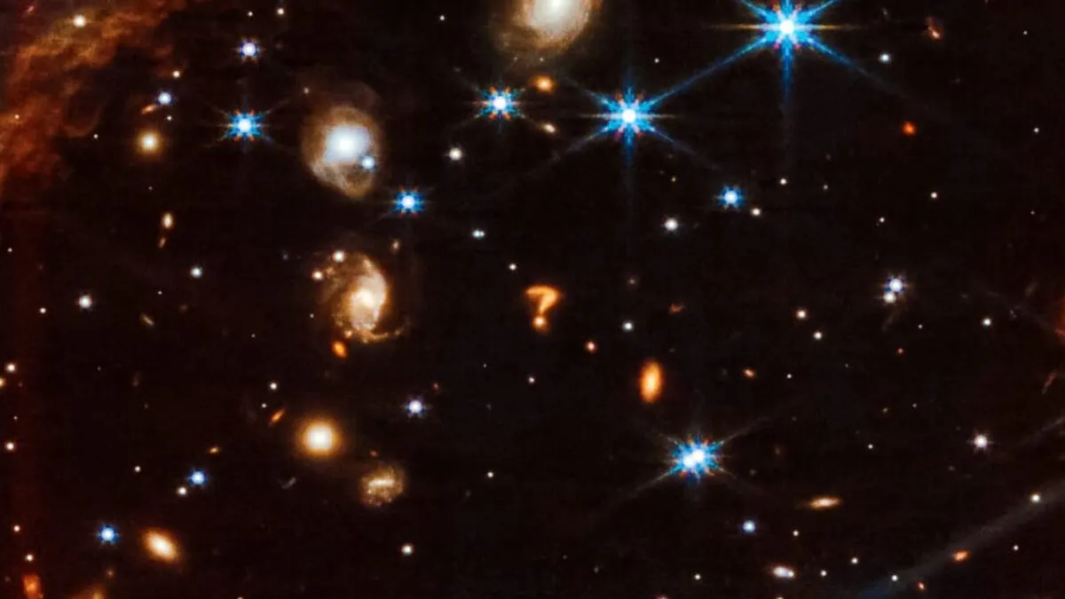 Telescopio Webb de la NASA detecta un signo de interrogación en medio del espacio