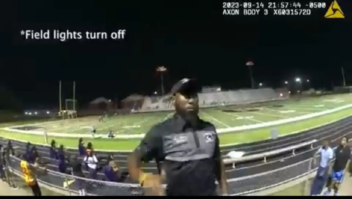 Policía de Alabama disparó con una pistola eléctrica a un director de orquesta afroamericano