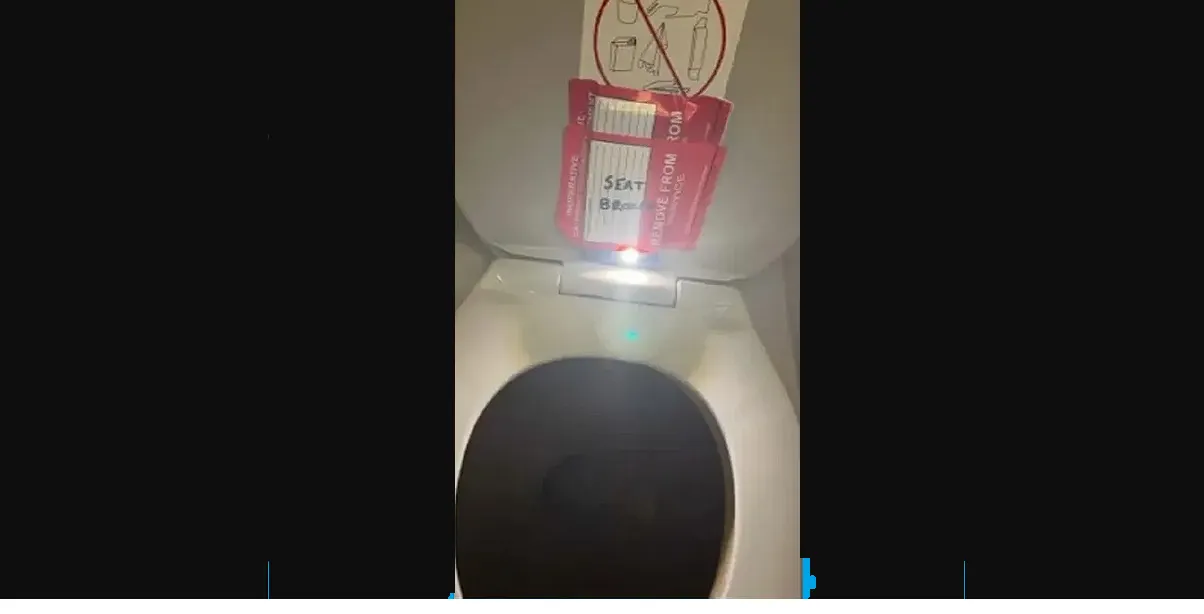 Cámara oculta en baño