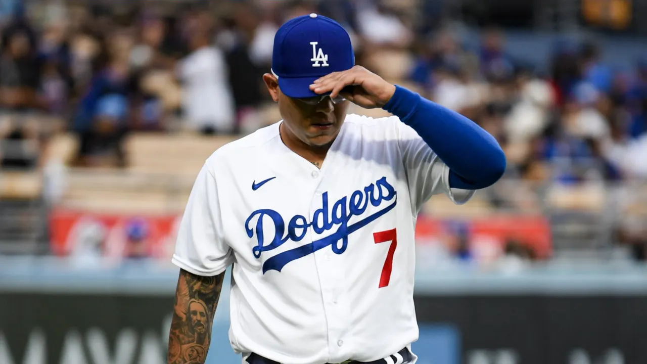 Julio Urías MLB