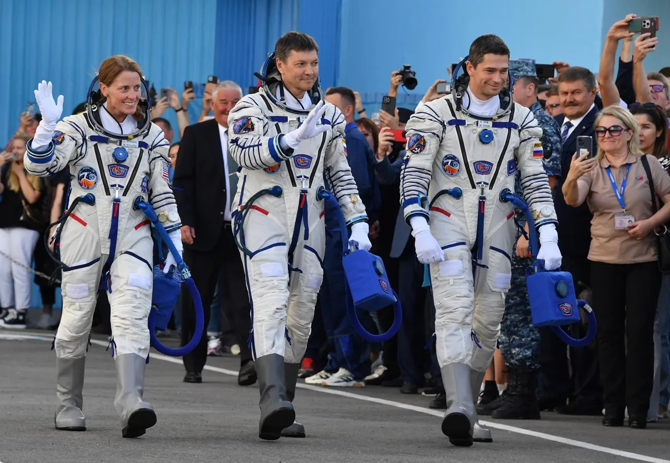 Una astronauta estadounidense y dos rusos despegaron a la Estación Espacial Internacional
