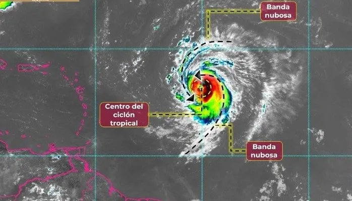 Huracán Lee sube de categoría cerca de las Antillas Menores