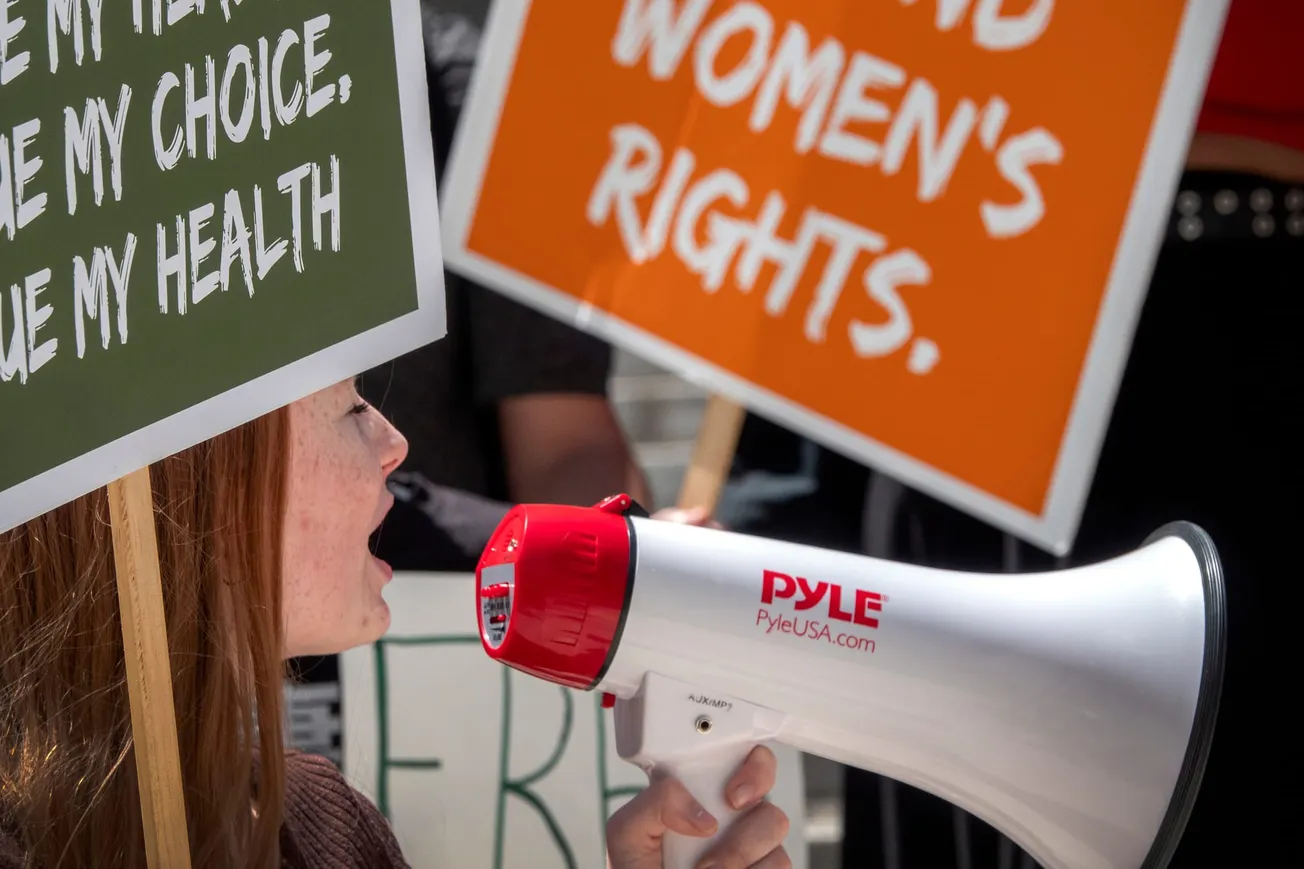 derecho al aborto y portación de armas