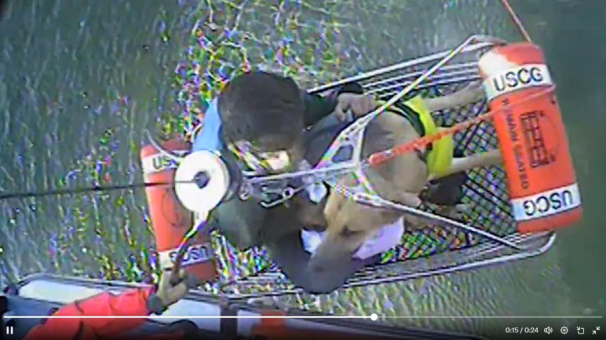 Guardia Costera rescata a un hombre y su perro luego de que su velero encallara