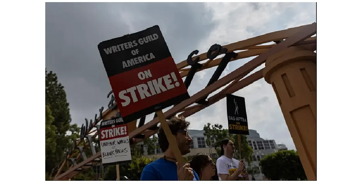 Guionistas de Hollywood llegan a acuerdo