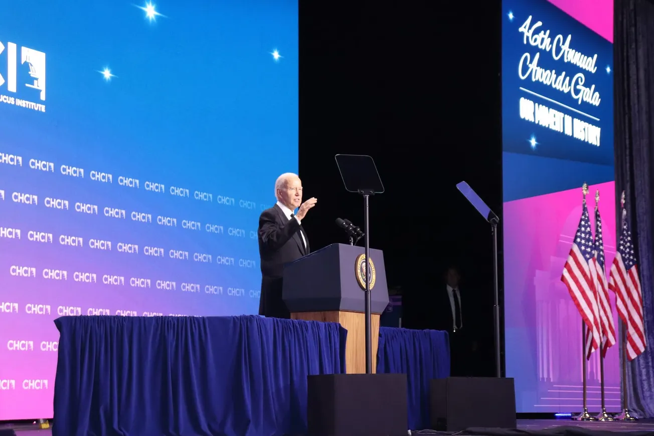 Biden durante su discurso en la gala anual de CHCI.