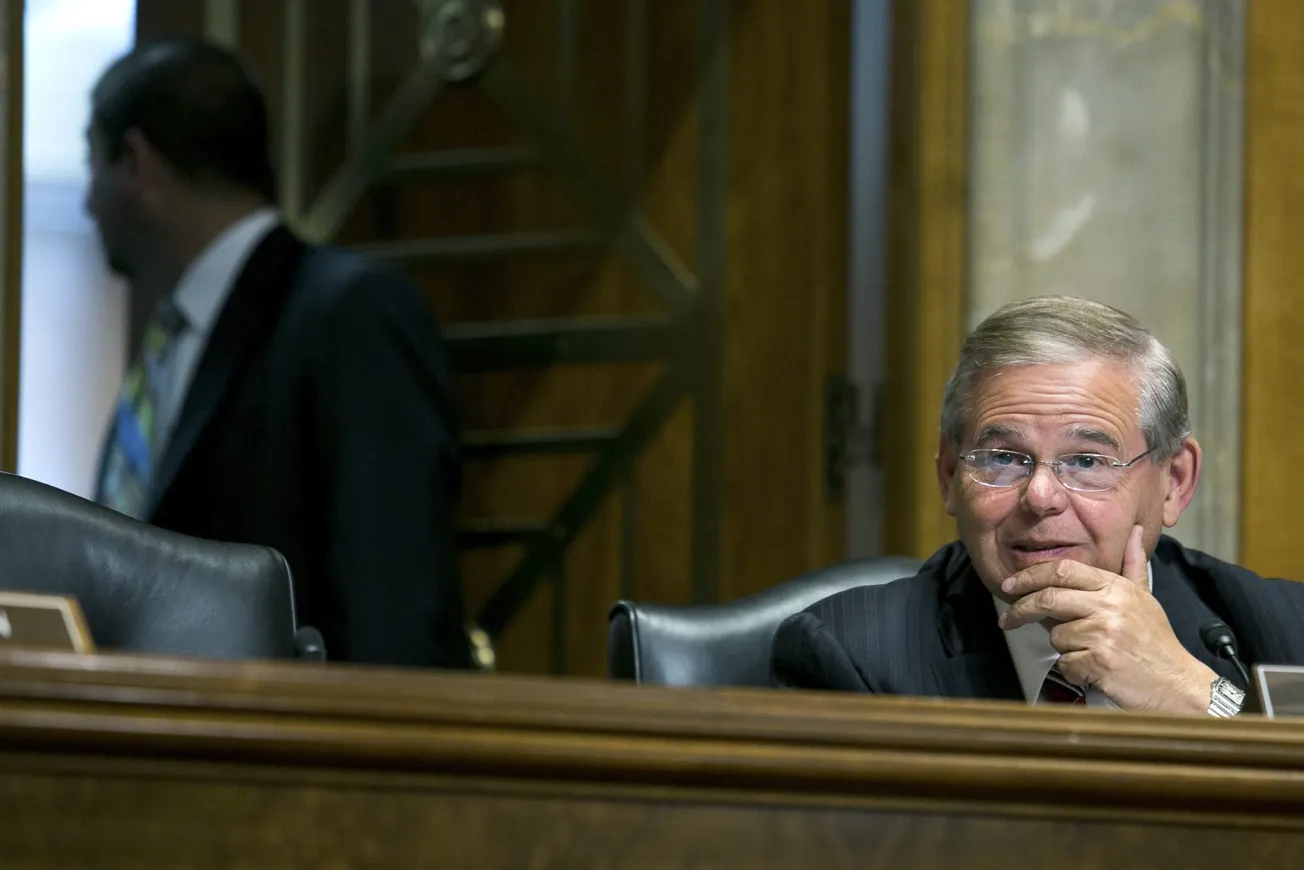 Bob Menéndez se declara inocente