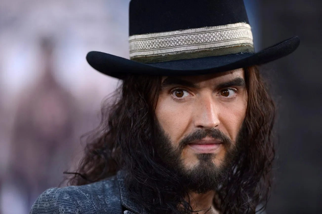 YouTube suspendió a Russell Brand de los ingresos de su canal tras escándalo por presunto abuso sexual