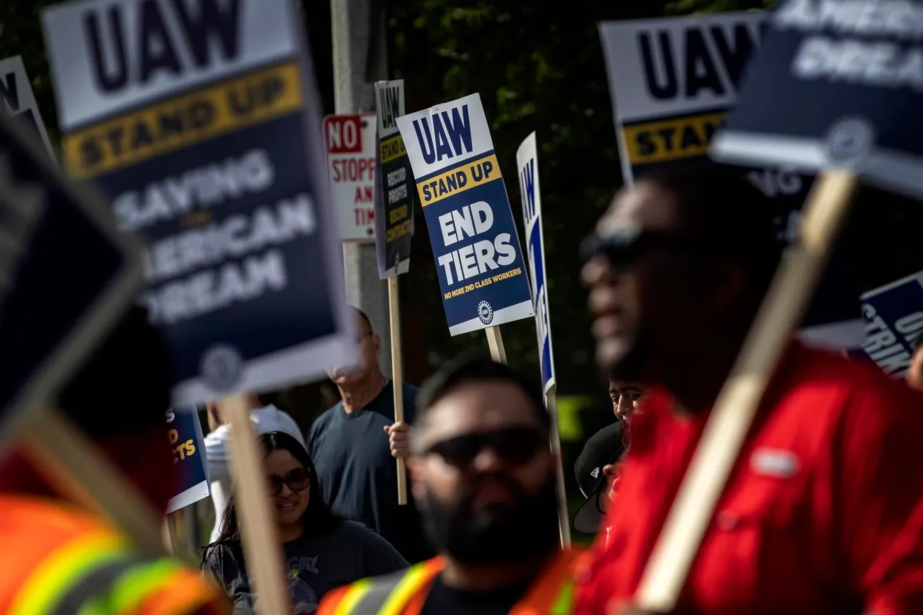trabajadores automotrices