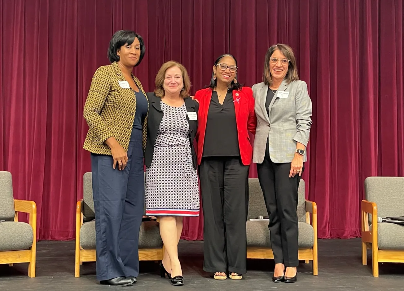 Directivas de Maryland Health Connection y funcionarias locales, participantes del panel.