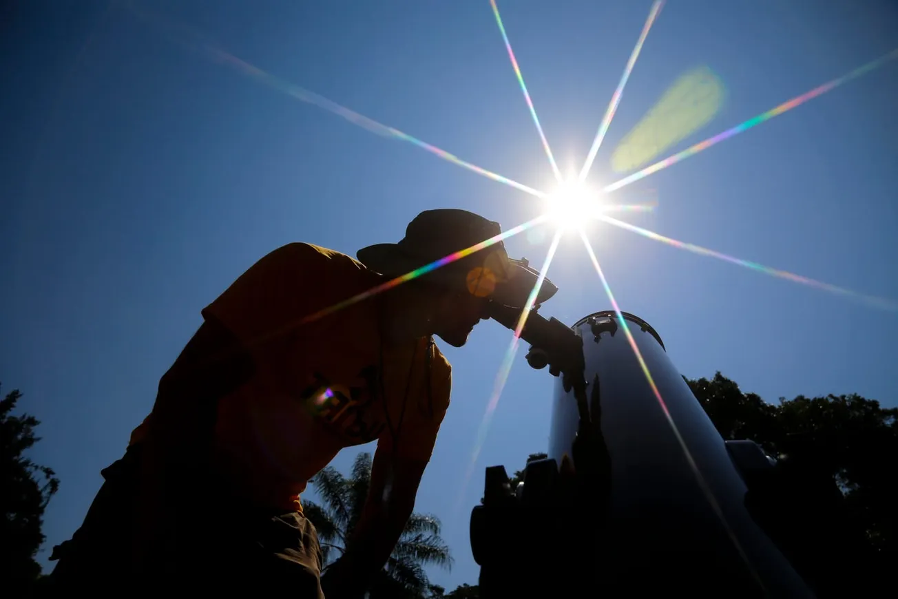 Las imágenes que dejó el "anillo de fuego" tras el paso del eclipse anular