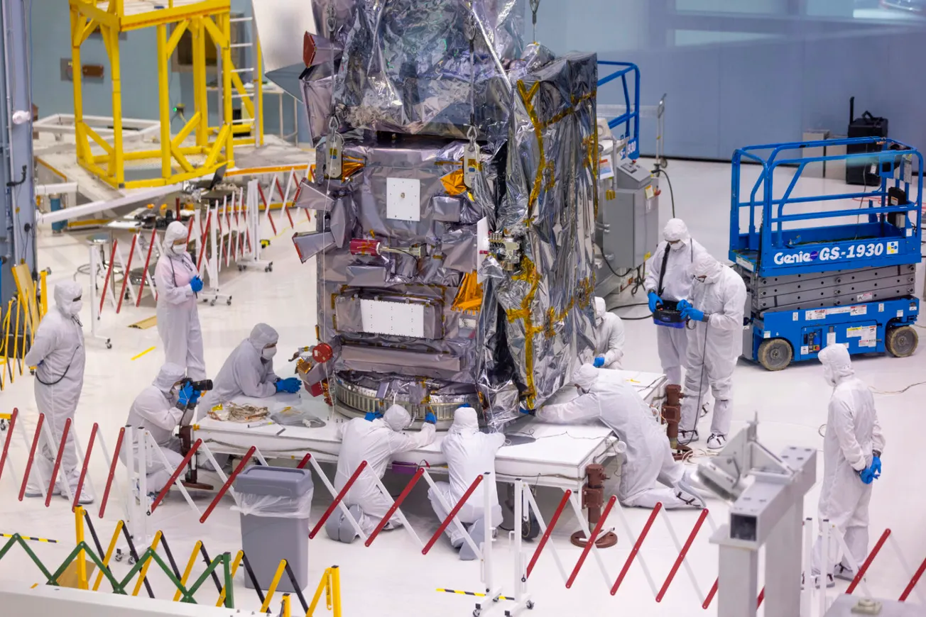 Latinos trabajan en la NASA MD