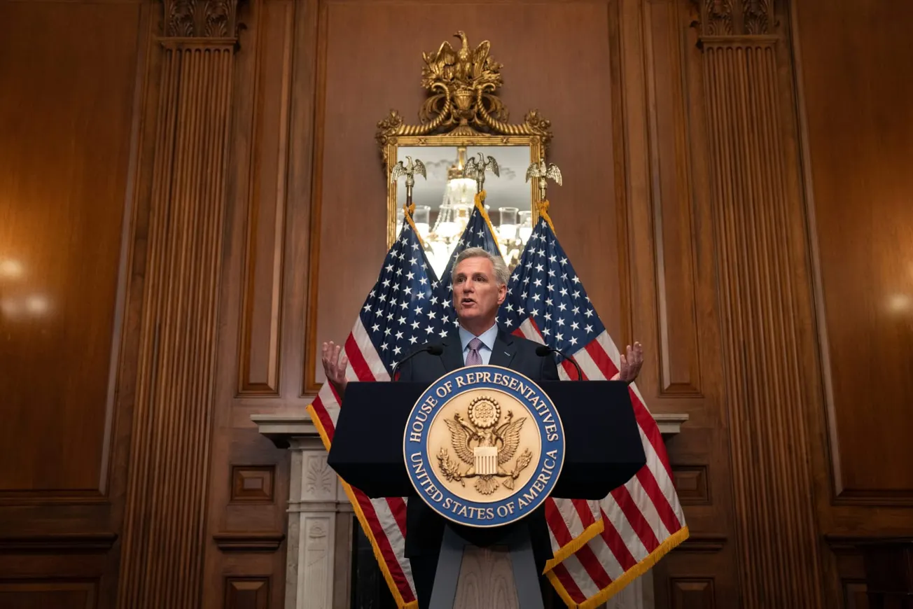 McCarthy anuncia su reelección