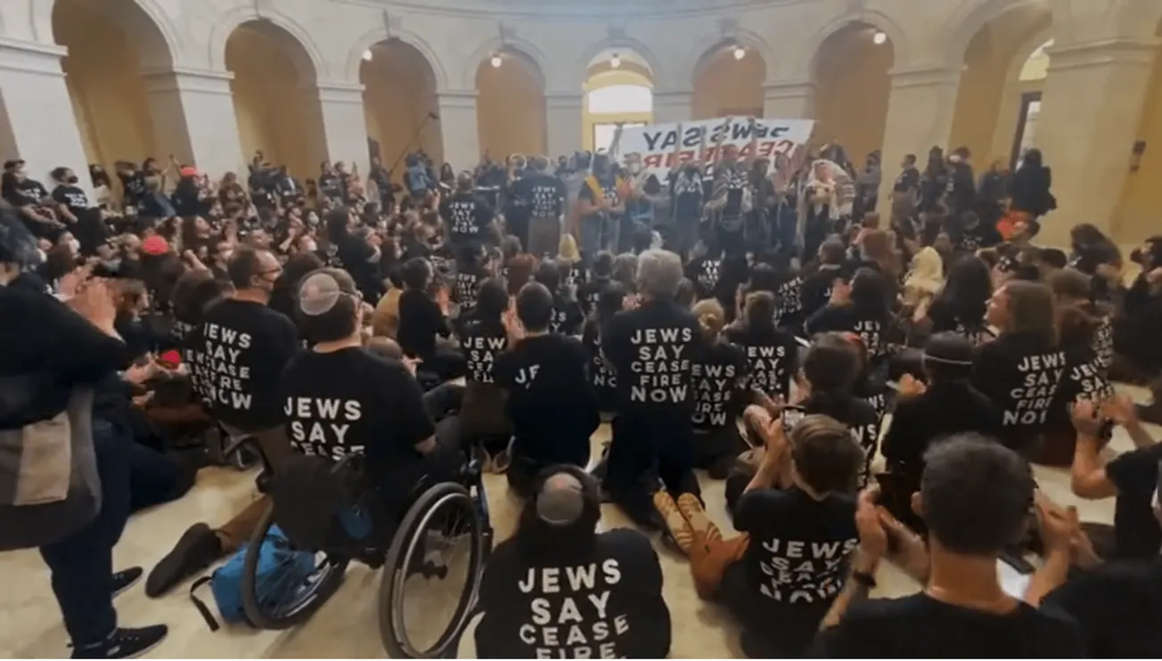 Protesta DC cese del fuego