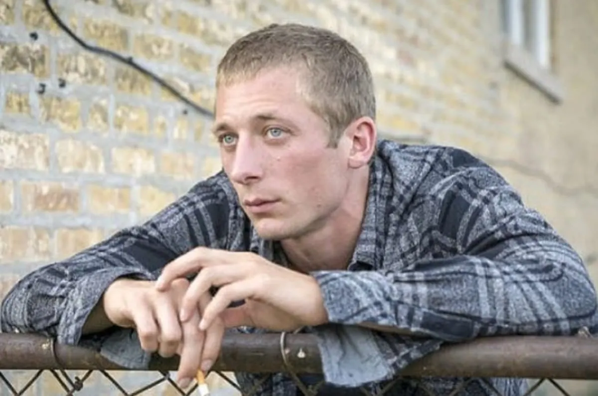 Jeremy Allen White se someterá a pruebas de alcohol tras acuerdo de custodia compartida