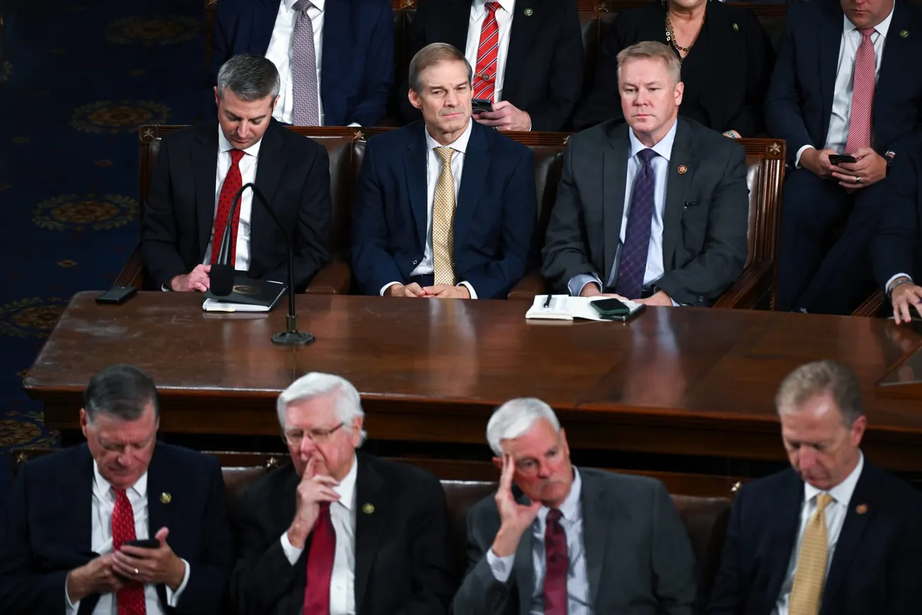 Periodistas conservadores alimentan caos del GOP en la Cámara