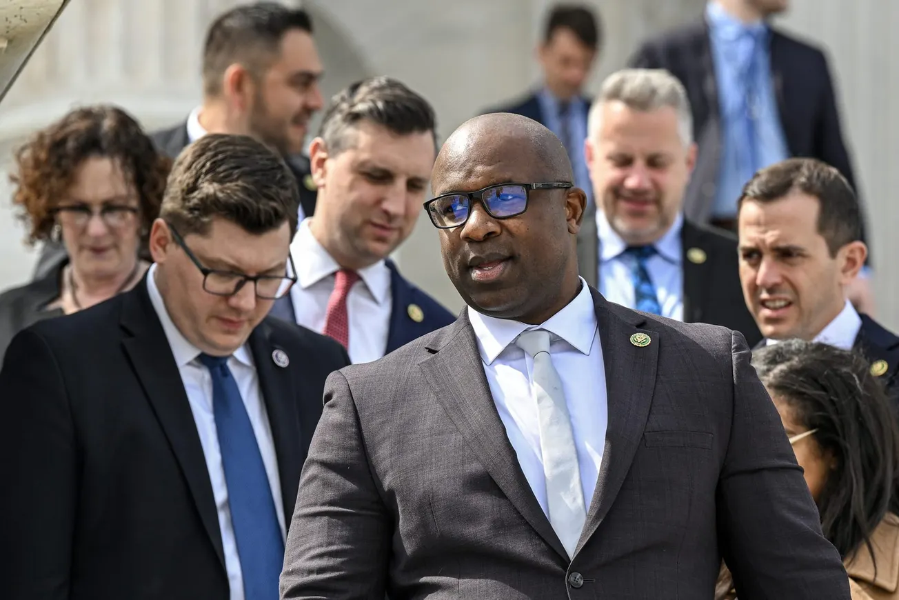 Postura de Bowman sobre Israel puede llevarle a una ácida primaria