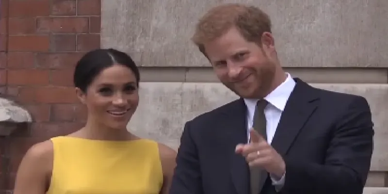 exigen suspensión libro real