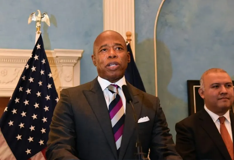 FBI investiga a Eric Adams