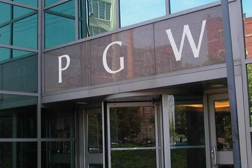 Fachada del edificio de Philadelphia Gas Works, que tendrá una subida de tarifas