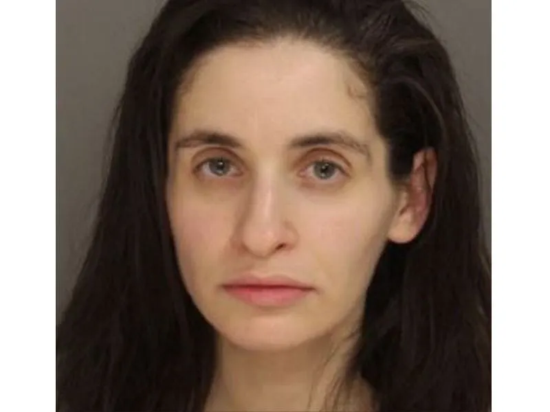 La Dra Amy Cohen enfrenta cargos por intento de asesinato e incendio