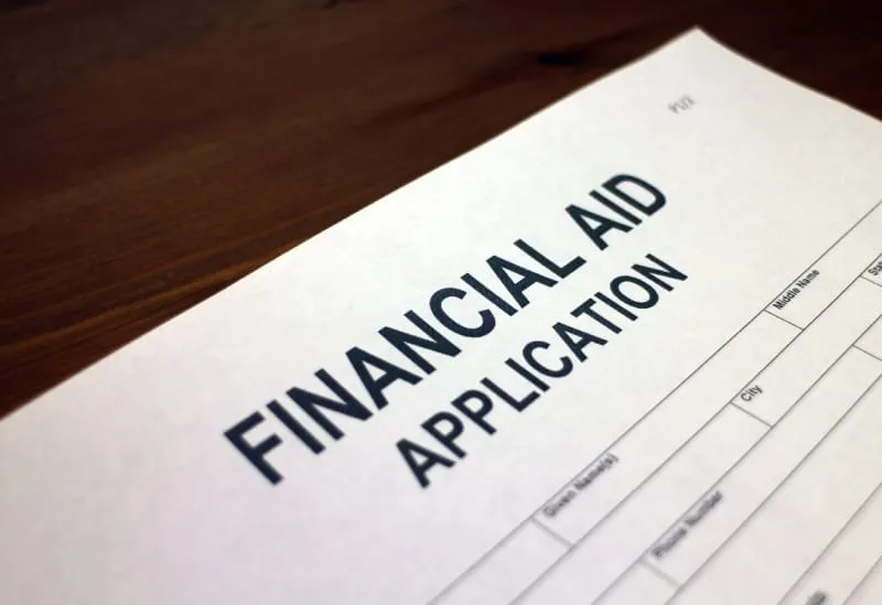 Montgomery ayuda financiera