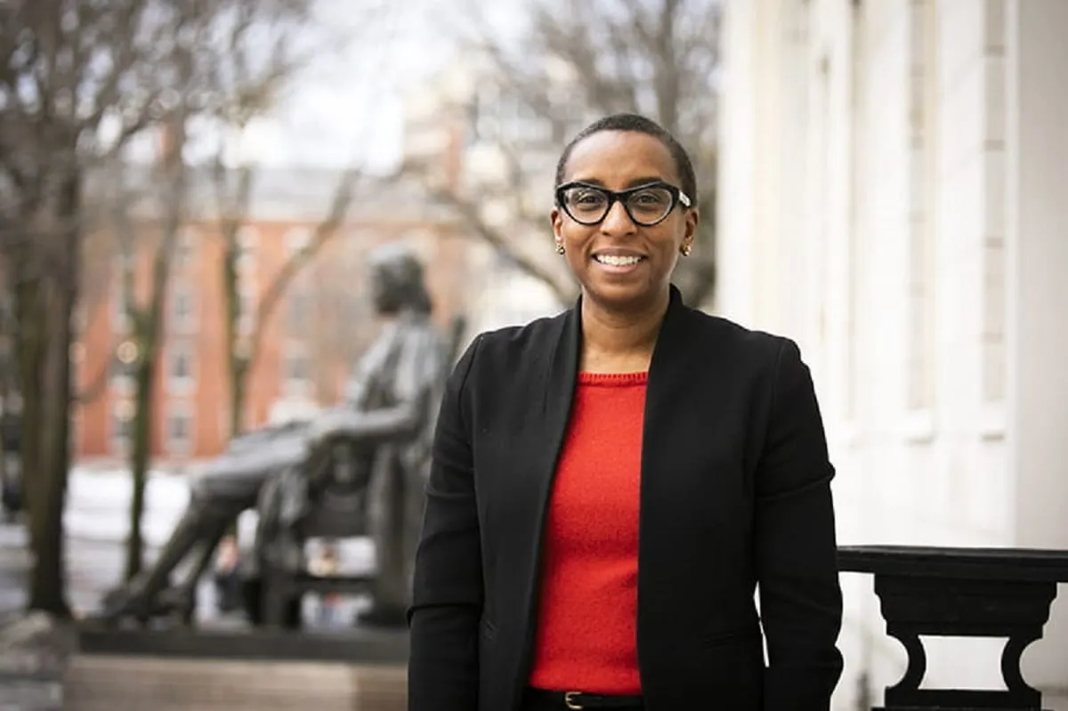 Autoridades de Harvard University respaldan a la presidenta en su postura contra el antisemitismo