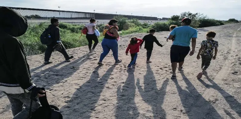 Juez prohibió la estrategia de separación de familias en la frontera