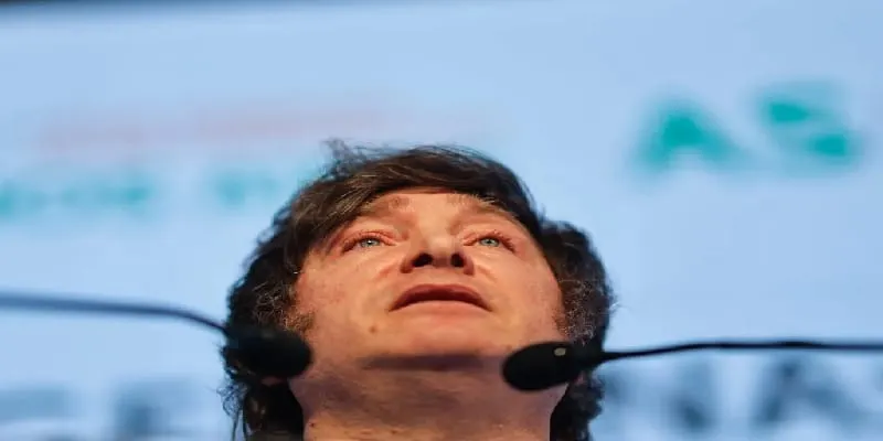 Javier Milei cuenta como era su relación con su padre y como lo maltrataba