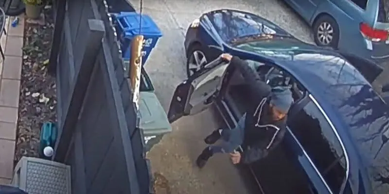 robo de auto del FBI ofrecen recompensa