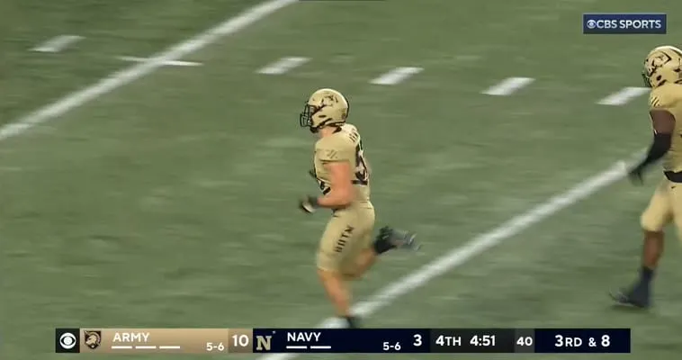 El Ejército triunfa sobre la marina en el juego 124º Army-Navy