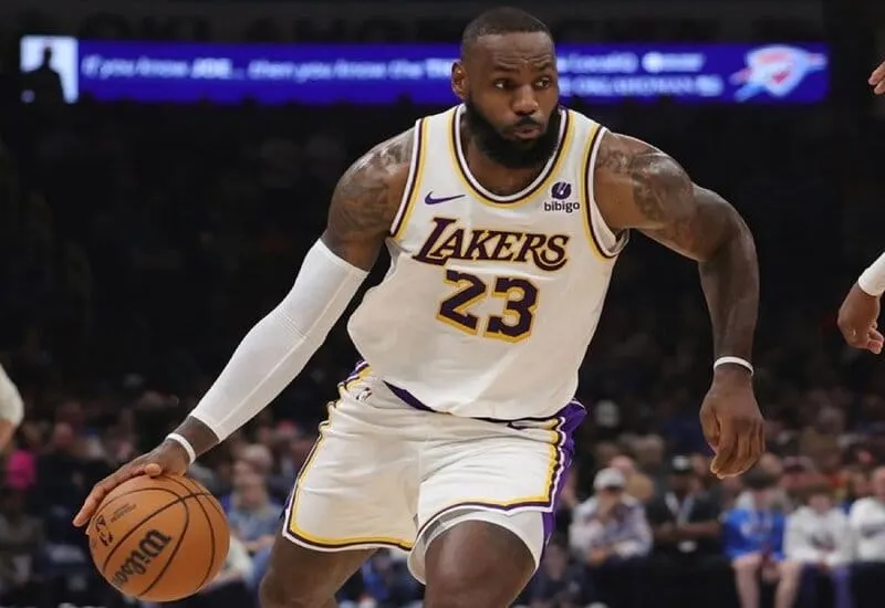 LeBron James árbitros