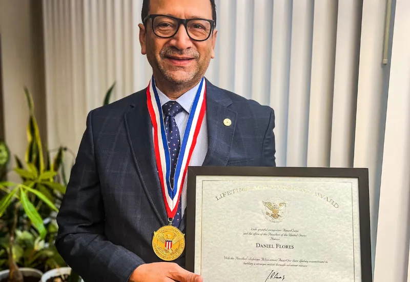 Daniel Flores voluntariado