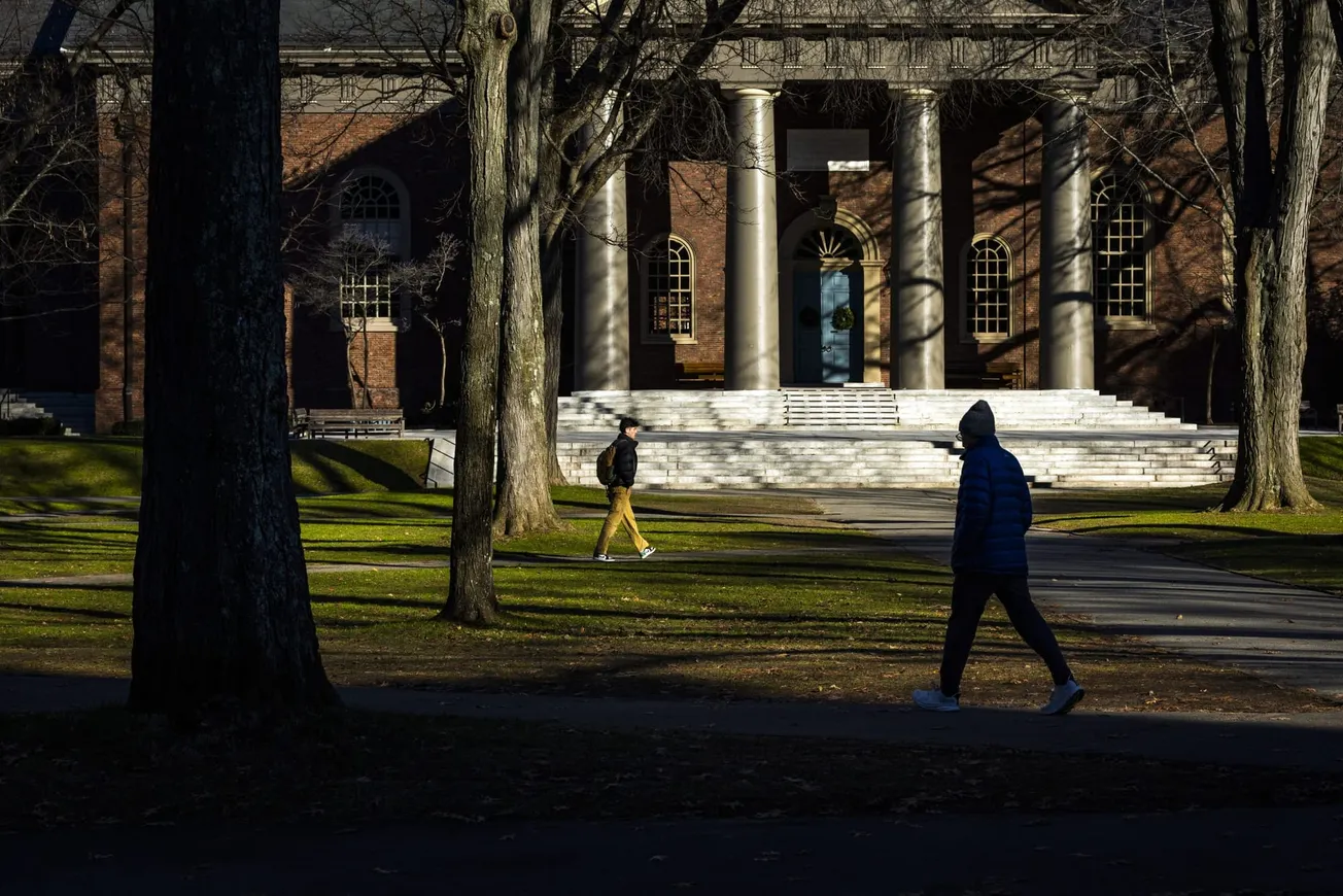 estudios retirados Harvard