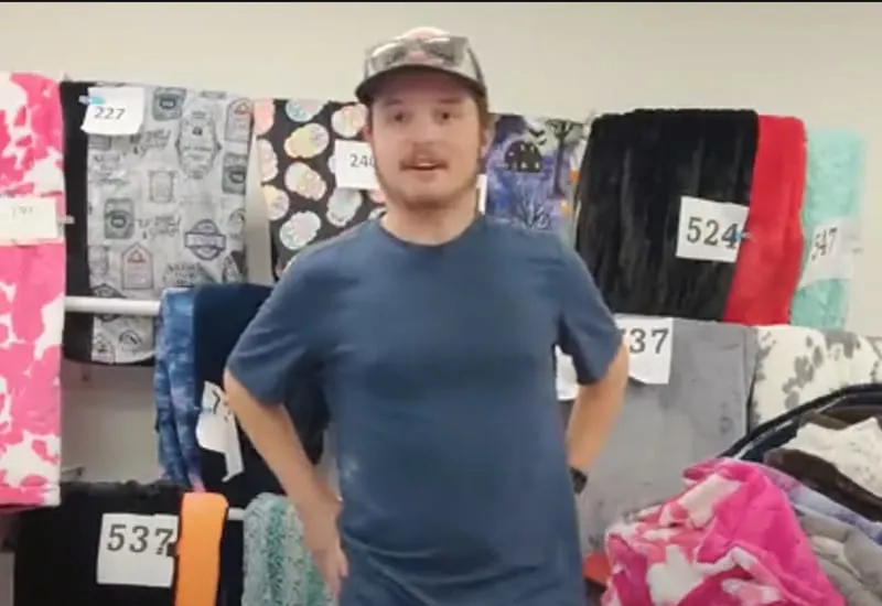 Jackson Allard, joven de 22 años cuya vida fue alterada para siempre como consecuencia del vapeo. Captura de Valley News Live