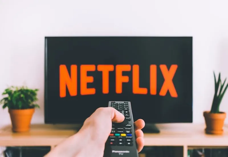 Netflix reveló las ganancias del Q4 de 2023, lo que generó una subida en las acciones. Foto de freestocks.org /pexels.com