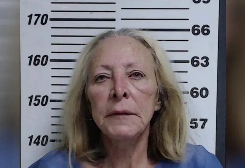 Mujer en Mississippi se enfrenta a cargos por asesinato luego de que descubrieran el cuerpo de su hijo en una pared falsa de