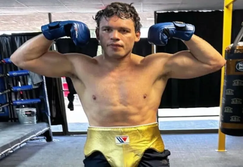 Julio César Chávez Jr. libre