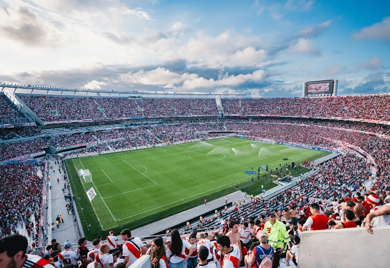 Turistas pagan $800 para entradas del Superclásico River-Boca