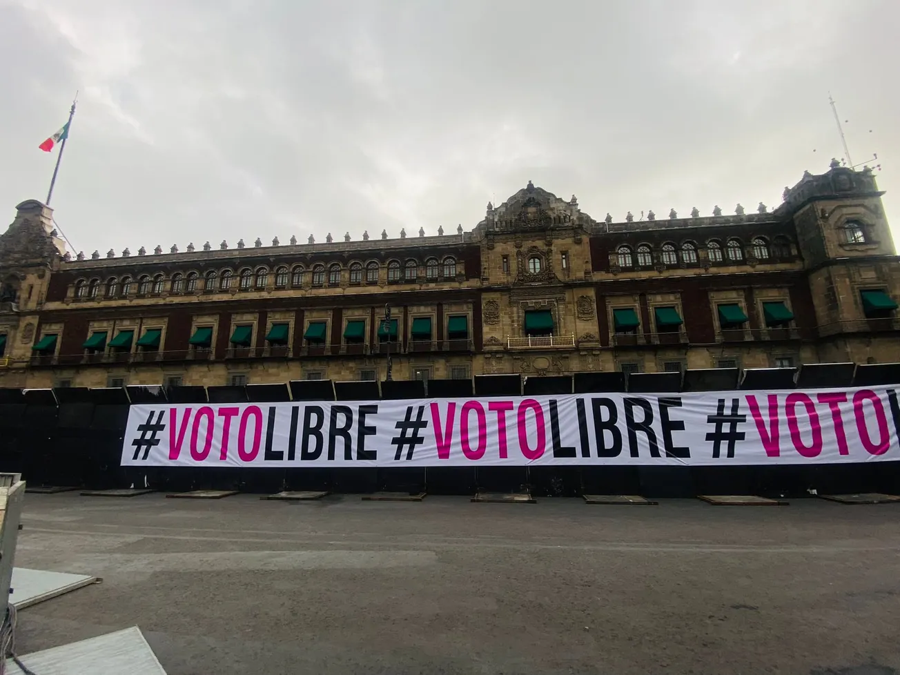 Histórica marcha en México en defensa de la democracia