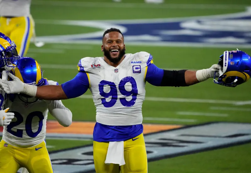 Aaron Donald, de los Rams, anuncia su retiro de la NFL